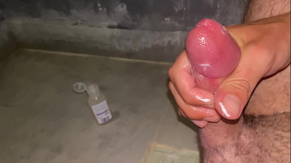 Play MP4 - Twink cumshot in shower