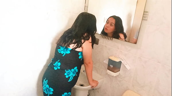 Nonton Sex In The Public Bathroom Of A Restaurant thumbnail