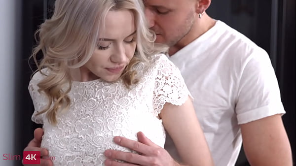 Play MP4 - Lisa -The installation of the painting ended with passionate sex