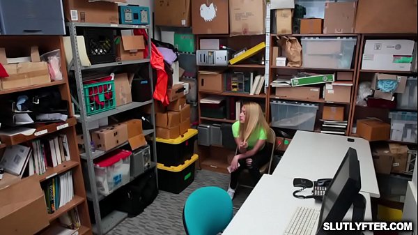 Nonton Alexa Raye Gets Pounded thumbnail