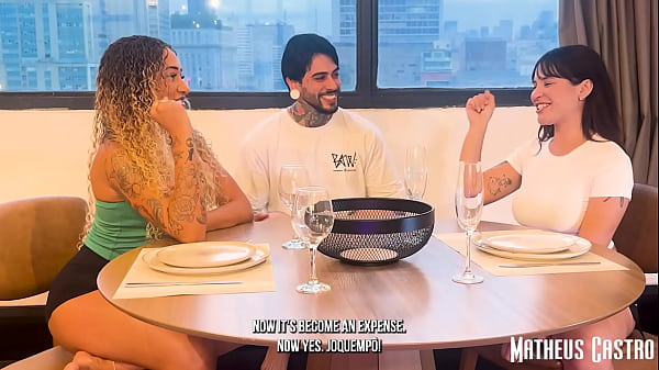 Play MP4 - DESAFIEI MINHAS AMIGAS EM UM JOGO ONDE O PR&Ecirc;MIO ERA SEXO A TRES LA NO MEU APERTAMENTO - COLLAB BRUNINHA A SURFISTA E STELLAR