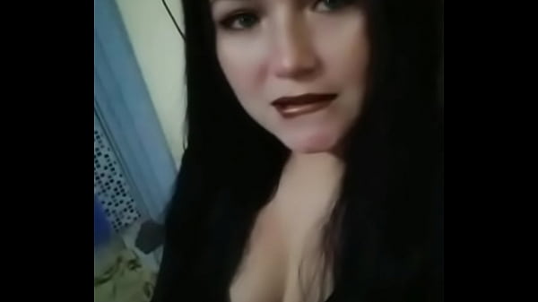 Morena do cabelo longo