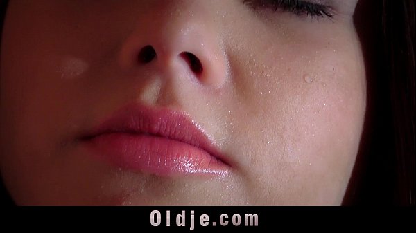 Play MP4 - b&period; Jewel freshy muffin gets pumped by an old prick