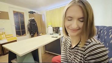 Nonton Sexy Milf Doesn't Mind A Quick Fuck After Dinner thumbnail