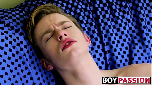 Tight young twink fingers his tight ass 