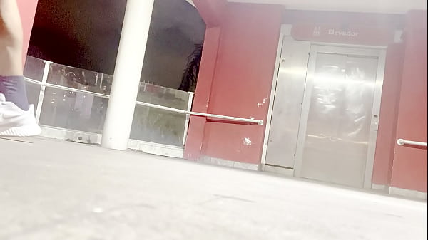 Play MP4 - Flashing and masturbating outdoor - Public footbridge