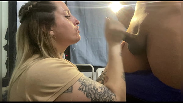 Notenía_para Pagarle a mi técnico y termine chupándolela pija