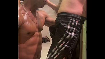 Tomar mij&atilde;o de pica dura de macho &eacute; gostoso demais 