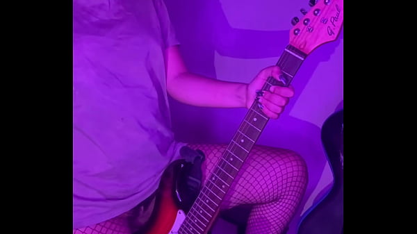 Play MP4 - rockera puta