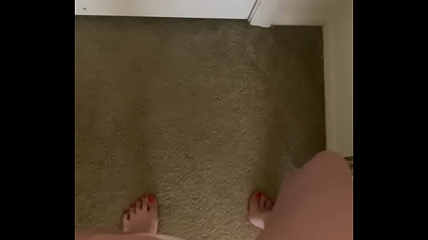 Play MP4 - Secretly listening to roommates bj