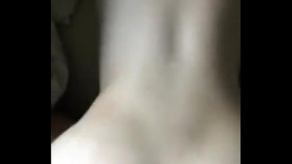 Blondie girl twerking