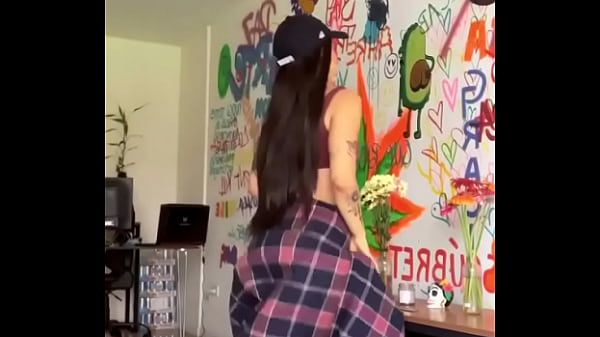 La chilena twerkeando
