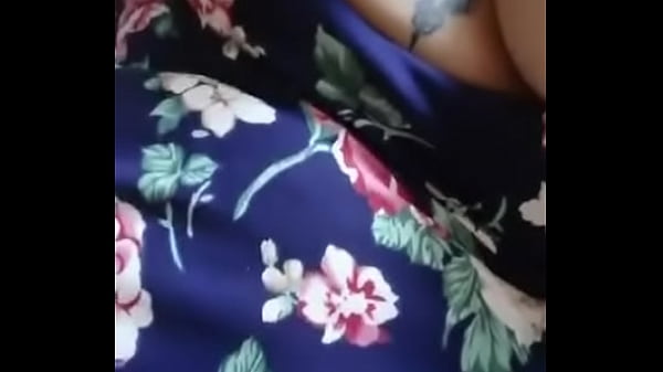 Play MP4 - Estrenando juguete y tattoo