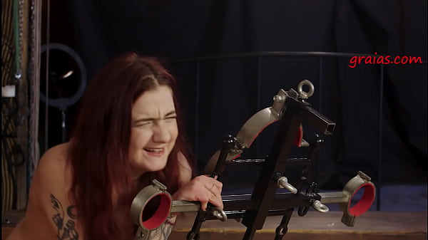 Nonton Strokes On Her Pale Skin thumbnail