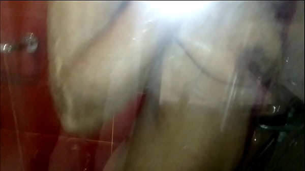 Play MP4 - Under the shower&period; Natural breasts