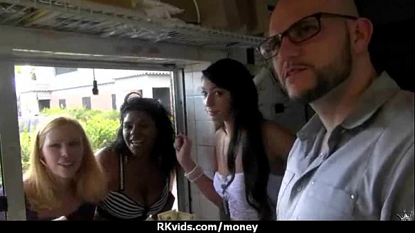 Amateur hottie takes cash_for public sex_12