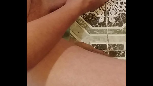 Play MP4 - Me masturbo con condon usado por otro