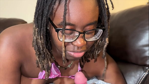 Play MP4 - TEE VUITTON MY TEASE OF A GF