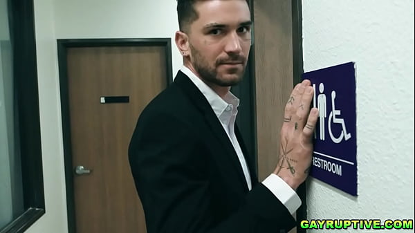 Dale leads Calvin to an epic anal threesome 