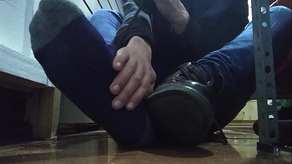 LEATHER AND SOLES IN MY ROOM 