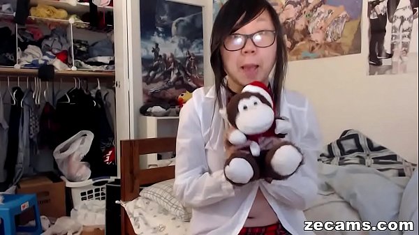 Nonton Young Asian Small-tits First Time On Cams thumbnail