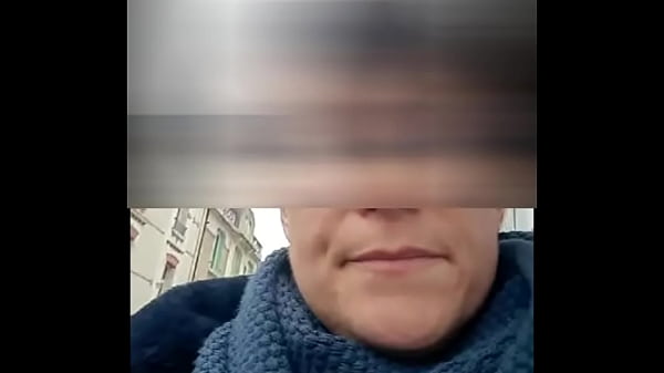 J'arrive dans la rue o&ugrave; je dois visiter l'appartement je vois au loin un