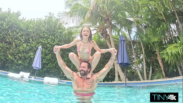 Play MP4 - Poolside Slut Gets Some Sun And Cock