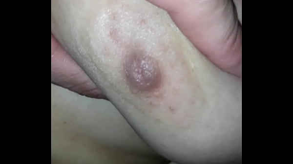 tirandoa virgindade daminha prima bucetuda novinha