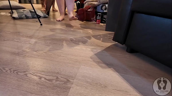 Nonton 4k Women Giants Vore Ass Tits Playing With Tiny Men Crushed thumbnail