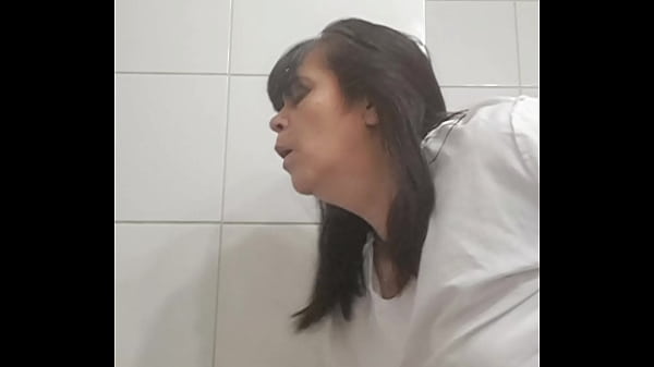 Play MP4 - Mom fucked by surprise and creampie standby bathroom
