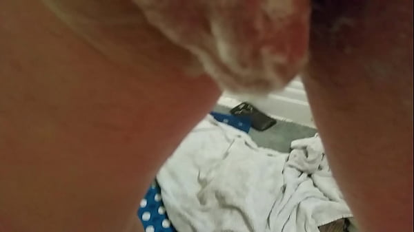 Play MP4 - Jacking off in shower