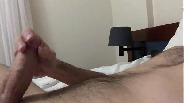 Vamos curtir um pouquinho durante a pandemia?! Que tal um cacete pra vc? 