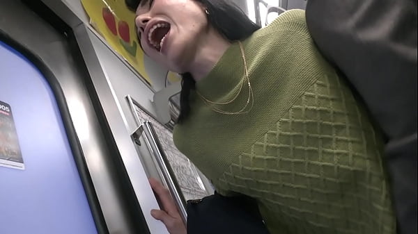 Play MP4 - 人妻電車～さわられた五十路母～　鶴川牧子