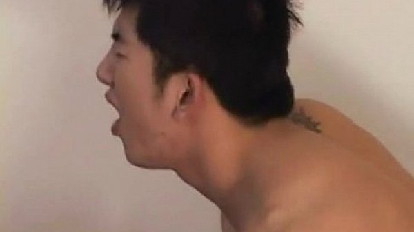 anh trai menly bị t&acirc;y đụ 