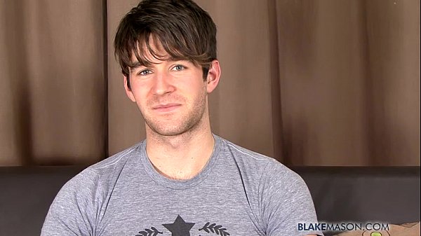 Play MP4 - Gorgeous Woody Fox Beats His Meat