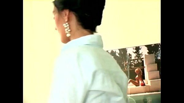 Play MP4 - Pretty glamour babe in nude thigh high stockings