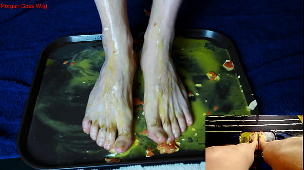 Morgangoeswild - B.r.e.a.k.i.n.g E.g.g.s thumbnail