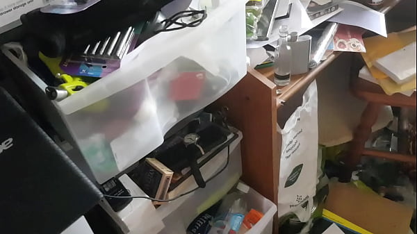 Untidy flat needs a good sorting out 