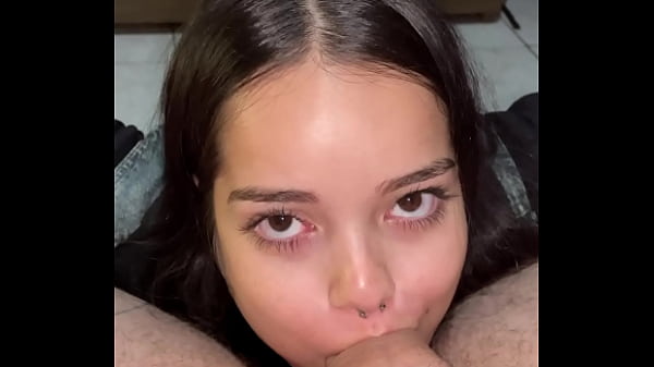 Putinha debora prado fazendo garganta profundo e sentando gostoso no meu pau