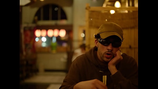 El conejo malo singando 