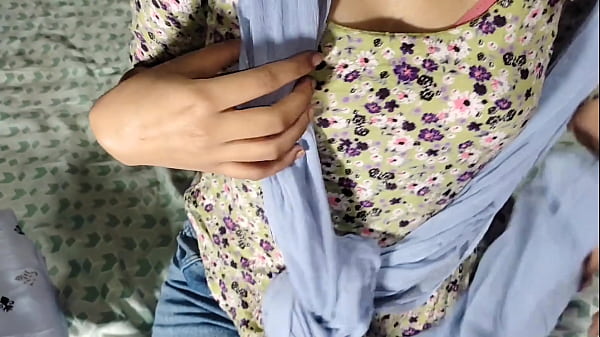 Play MP4 - Finding His Young Aunt Alone Nephew Pressed Her Tit Then Fucked So Much That Her Pussy Turned Red