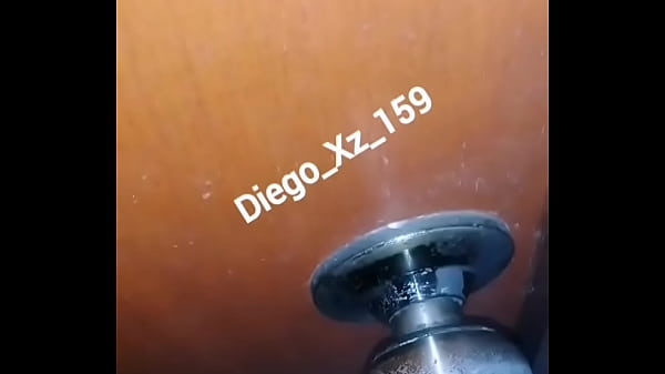 Play MP4 - Escucho a mi mam&aacute; cogiendo a las 2 am