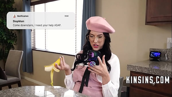 Nonton Ploughing My Milf Stepmom With Strapon After Stepdad Opened My Pussy Up thumbnail