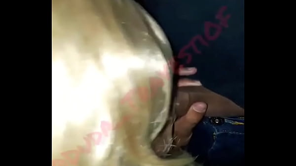 Passeio no glory hole rendeu cad&ecirc; os machos que gostam daquela gulosa d&aacute; um rt ou inh4 cdsputas coup