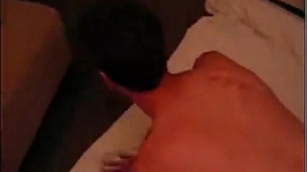 2 CARAS FODENDO E AMIGO FILMANDO 