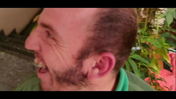 Ofereci Minha Buceta E Meu Cuzinho Para O An&atilde;o thumbnail