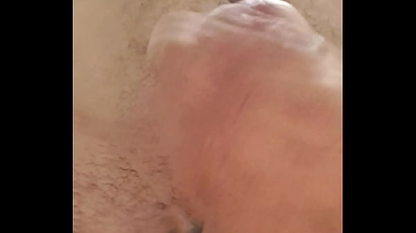 Play MP4 - Me saco la polla fuera del pantal&oacute;n para sacar una corrida impresionante