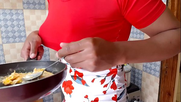 बूब्स और अंडे thumbnail