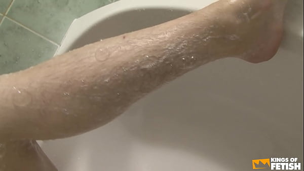 Horny Old Woman Masturbates While Showering thumbnail