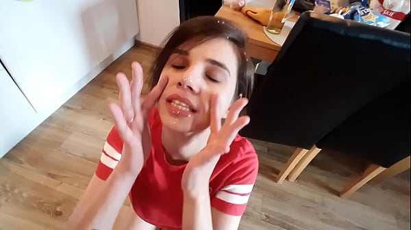 Play MP4 - Young-Wife he gives blowjob to his neighbor and takes the cum on her face